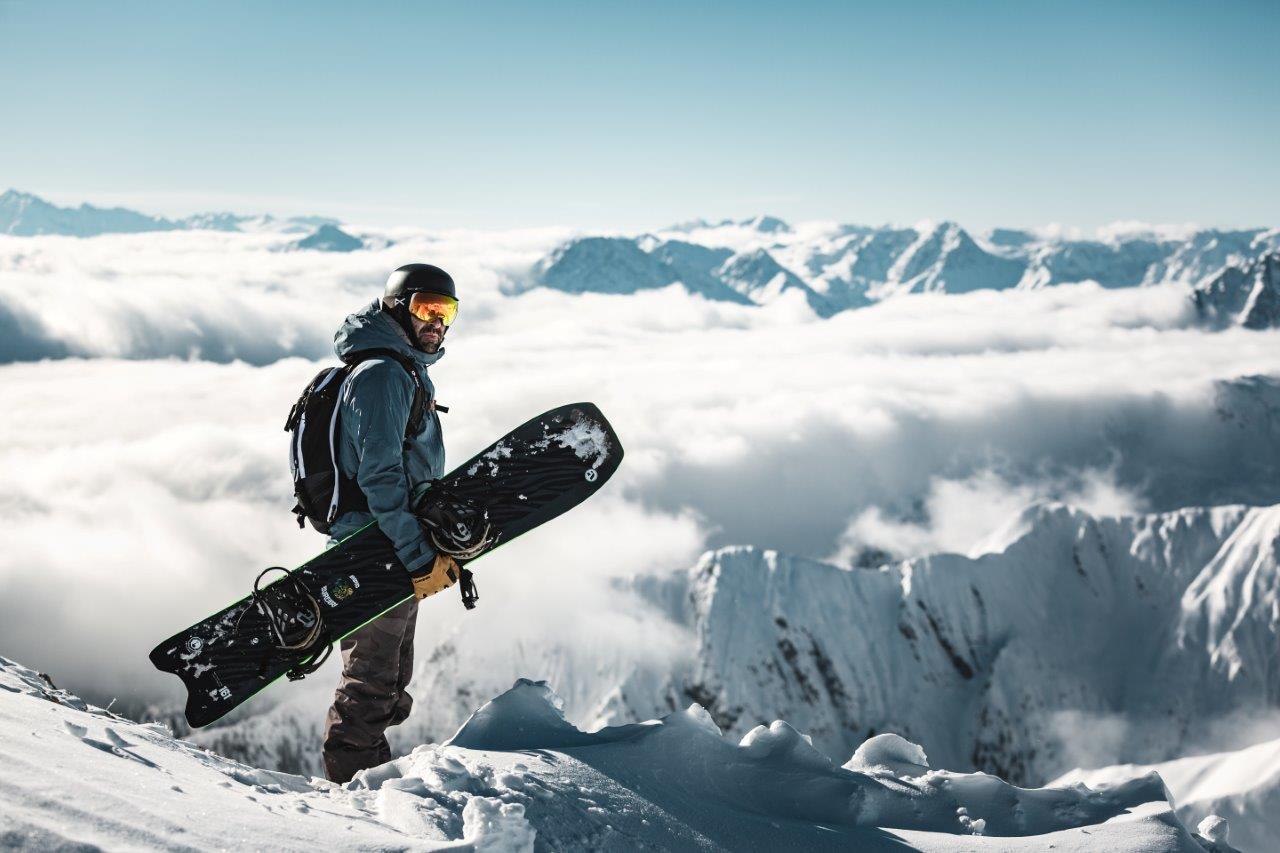 HOW LONG DOES A SNOWBOARD LAST: EXPERT TIPS FOR MAXIMUM DURABILITY