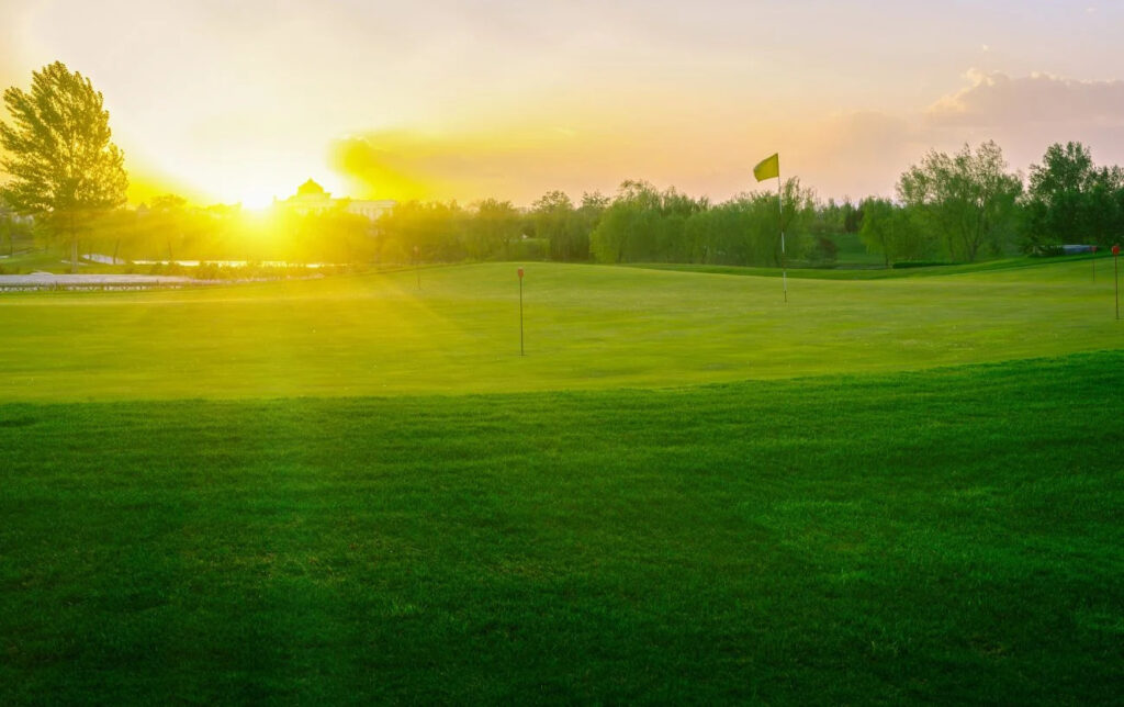 HOW MANY ACRES IS A GOLF COURSE: ULTIMATE GUIDE REVEALED!