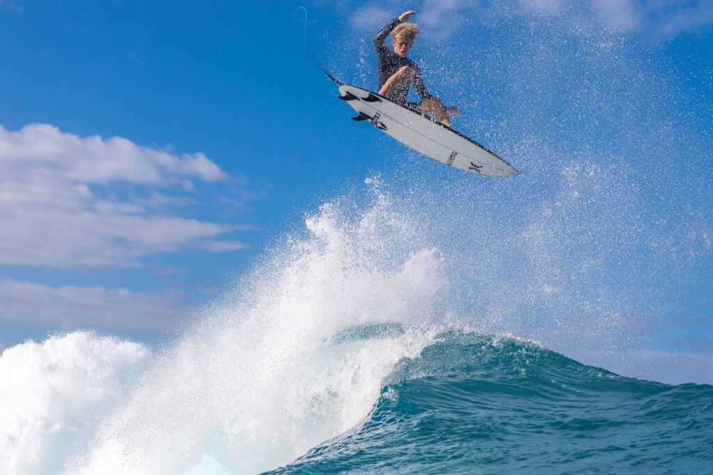 BEST SURFER IN THE WORLD: MASTERING THE WAVES