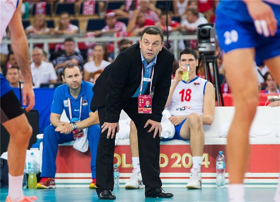 HOW TO COACH VOLLEYBALL: ESSENTIAL TIPS FOR SUCCESS