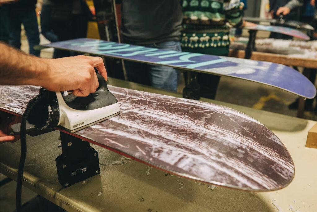 DO YOU NEED TO WAX A NEW SNOWBOARD: MAXIMIZE PERFORMANCE AND LONGEVITY!