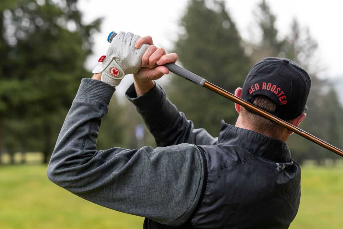 WHAT HAND DO YOU WEAR A GOLF GLOVE ON: UNVEILING THE ULTIMATE TRICK!