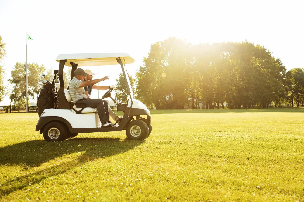 HOW FAST DOES A GOLF CART GO: DISCOVER THE SURPRISING SPEED!